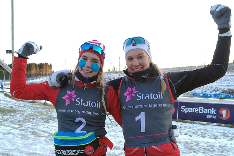 To jenter som har satt NTG Geilo på kartet de siste årene. Fra venstre; Emma Skjoldli og Ragnhild Rønning som kapret de to første plassene i et norgescuprenn en tidligere vinter. Foto: NTG Geilo. To jenter som har satt NTG Geilo på kartet de siste årene. Fra venstre; Emma Skjoldli og Ragnhild Rønning som kapret de to første plassene i et norgescuprenn en tidligere vinter. Foto: NTG Geilo.