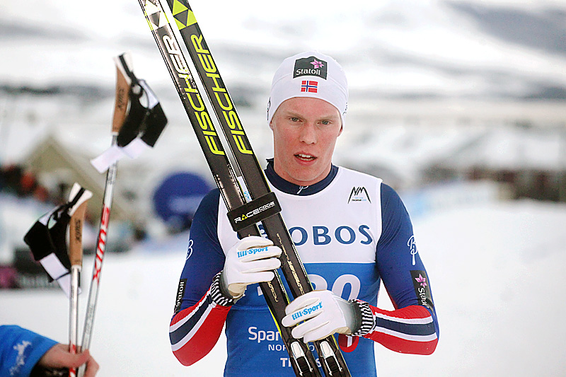 Martin Løwstrom Nyenget etter at han gikk inn til sølvmedalje på 15 kilometer klassisk under NM i Tromsø 2016. Foto: Erik Borg. Martin Løwstrom Nyenget etter at han gikk inn til sølvmedalje på 15 kilometer klassisk under NM i Tromsø 2016. Foto: Erik Borg.