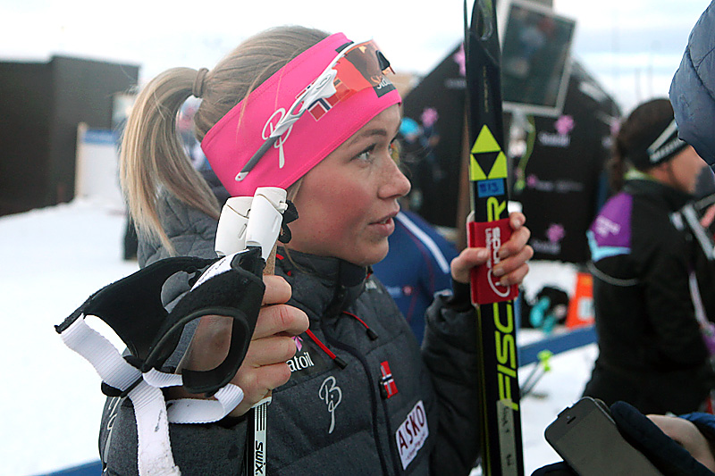 Silje Theodorsen etter at hun gikk inn til 5.-plass på fellesstarten med skibytte under NM i Tromsø 2016. Foto: Erik Borg. Silje Theodorsen etter at hun gikk inn til 5.-plass på fellesstarten med skibytte under NM i Tromsø 2016. Foto: Erik Borg.