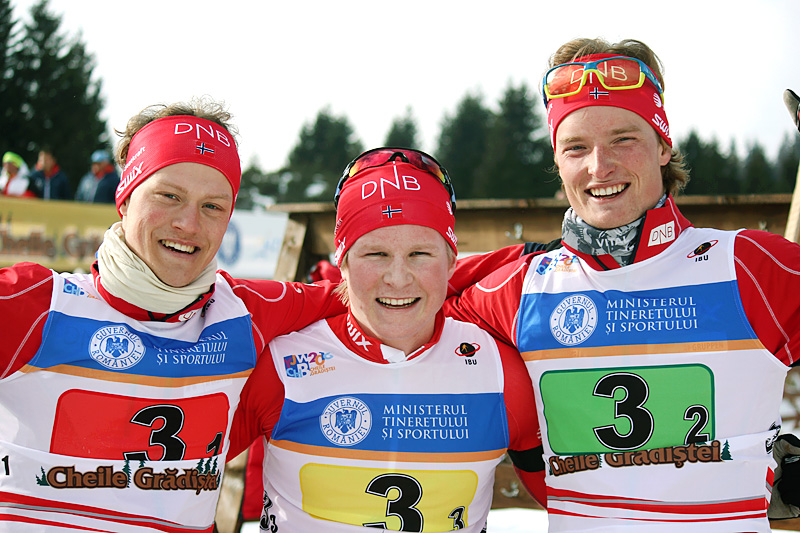 Norges gullgutter fra Menn 19 år sin stafett under Junior-VM i skiskyting i Romania 2016. Fra venstre: Endre Strømsheim, Harald Øygard og Aleksander Fjeld Andersen. Foto: Norges Skiskytterforbund. Norges gullgutter fra Menn 19 år sin stafett under Junior-VM i skiskyting i Romania 2016. Fra venstre: Endre Strømsheim, Harald Øygard og Aleksander Fjeld Andersen. Foto: Norges Skiskytterforbund.
