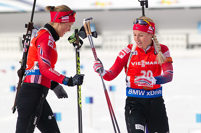 Fanny Horn Birkeland (t.v.) og Tiril Eckhoff i forbindelse med verdenscupen i Anterselva 2016. Foto: Manzoni/NordicFocus. Fanny Horn Birkeland (t.v.) og Tiril Eckhoff i forbindelse med verdenscupen i Anterselva 2016. Foto: Manzoni/NordicFocus.
