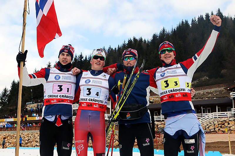 Norges gullgutter fra stafetten i Junior-VM Rasnov 2016. Fra venstre: Mattis Stenshagen (1. etappe), Johannes Høsflot Klæbo (4), Vebjørn Hegdal (2) og Jan Thomas Jenssen (3). Foto: Erik Borg. Norges gullgutter fra stafetten i Junior-VM Rasnov 2016. Fra venstre: Mattis Stenshagen (1. etappe), Johannes Høsflot Klæbo (4), Vebjørn Hegdal (2) og Jan Thomas Jenssen (3). Foto: Erik Borg.