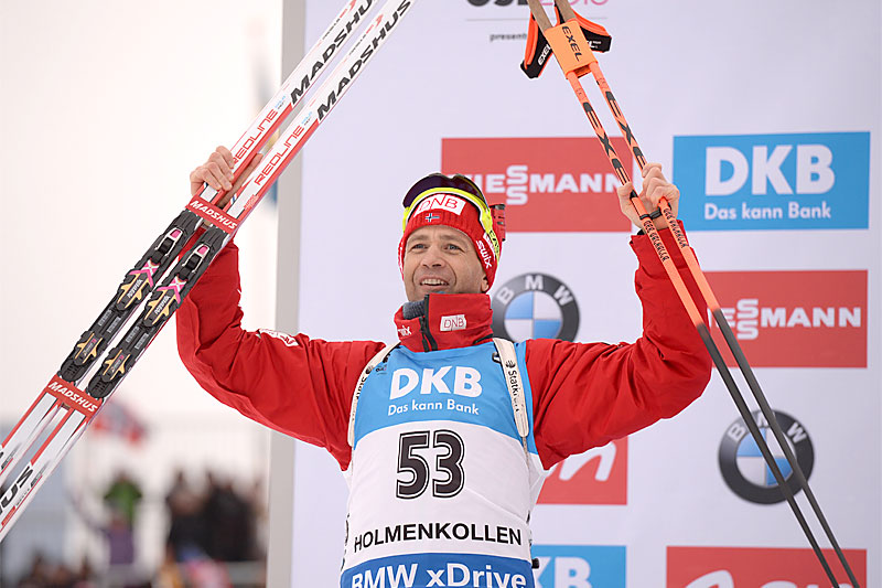 Ole Einar Bjørndalen jubler over 2. plass og sølvmedalje på sprinten under verdensmesterskapet i skiskyting 2016. Foto: Tumashov/NordicFocus. Ole Einar Bjørndalen jubler over 2. plass og sølvmedalje på sprinten under verdensmesterskapet i skiskyting 2016. Foto: Tumashov/NordicFocus.