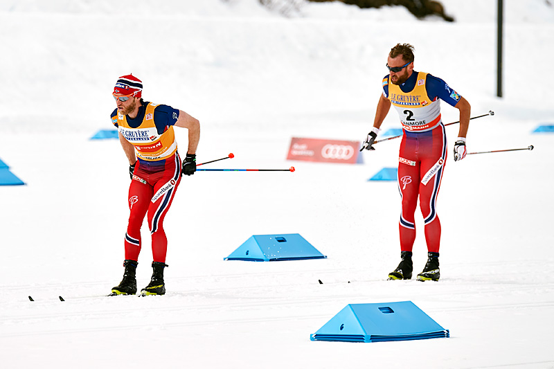 Petter Northug i rygg på Martin Johnsrud Sundby i jaktstarten som avsluttet Ski Tour Canada 2016. Martin vant til slutt i suveren stil, mens Petter ble nummer tre. Foto: Felgenhauer/NordicFocus. Petter Northug i rygg på Martin Johnsrud Sundby i jaktstarten som avsluttet Ski Tour Canada 2016. Martin vant til slutt i suveren stil, mens Petter ble nummer tre. Foto: Felgenhauer/NordicFocus.