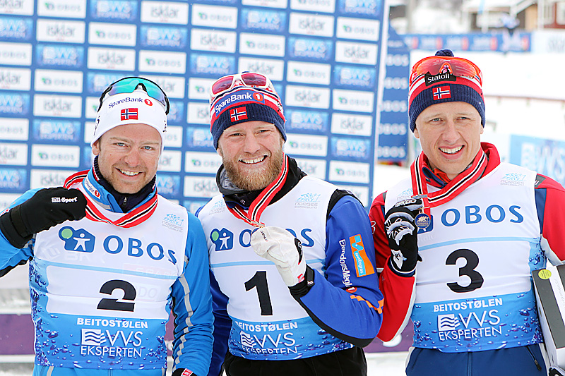 Seierspallen på 50 km i fri teknikk under NM på Beitostølen 2016. Fra venstre: Sjur Røthe (2.-plass), Martin Johnsrud Sundby (1) og Magne Haga (3). Foto: Erik Borg. Seierspallen på 50 km i fri teknikk under NM på Beitostølen 2016. Fra venstre: Sjur Røthe (2.-plass), Martin Johnsrud Sundby (1) og Magne Haga (3). Foto: Erik Borg.
