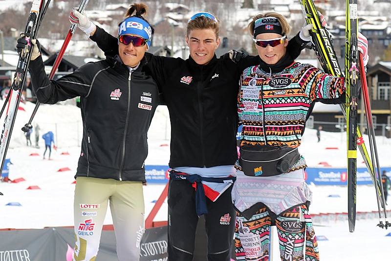 Seierspallen for menn 18 år sin finale i Norgescup junior på Beitostølen 2016. Fra venstre: Magnus Kim (2.-plass), Thomas Helland Larsen (1) og Vebjørn Hegdal (3). Foto: Erik Borg. Seierspallen for menn 18 år sin finale i Norgescup junior på Beitostølen 2016. Fra venstre: Magnus Kim (2.-plass), Thomas Helland Larsen (1) og Vebjørn Hegdal (3). Foto: Erik Borg.