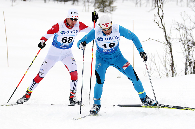 Kristen Skjeldal ute på 5-mila under NM på Beitostølen 2016, med Fredrik Grøvdal i rygg. Foto: Erik Borg. Kristen Skjeldal ute på 5-mila under NM på Beitostølen 2016, med Fredrik Grøvdal i rygg. Foto: Erik Borg.