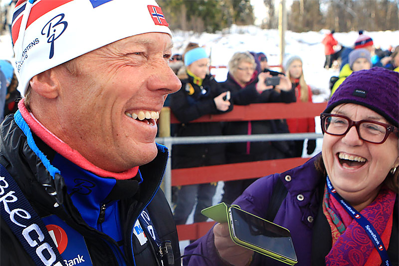 Landslagstrener Egil Kristiansen intervjues av Mette Bugge under den nasjonale sesongåpningen på Beitostølen 2015. Foto: Erik Borg. Landslagstrener Egil Kristiansen intervjues av Mette Bugge under den nasjonale sesongåpningen på Beitostølen 2015. Foto: Erik Borg.