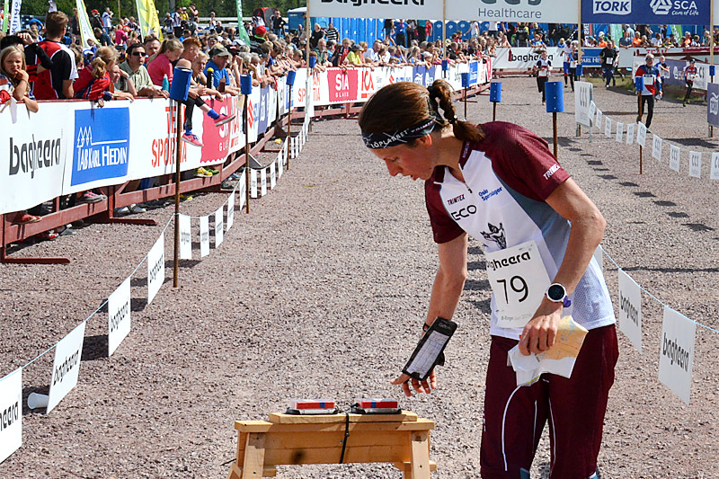 Anne Margrethe Hausken Nordberg har akkurat kvittert på målposten og sikret seg 2. plass under åpningsetappen av O-Ringen 2016 i svenske Sälen. Foto: Thomas Westfeldt/O-Ringen. Anne Margrethe Hausken Nordberg har akkurat kvittert på målposten og sikret seg 2. plass under åpningsetappen av O-Ringen 2016 i svenske Sälen. Foto: Thomas Westfeldt/O-Ringen.