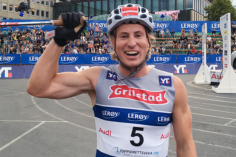 Kasper Stadaas jubler for seier på sprinten i Trondheim under Toppidrettsveka et tidligere år. Foto: Geir Nilsen/Langrenn.com. Kasper Stadaas jubler for seier på sprinten i Trondheim under Toppidrettsveka et tidligere år. Foto: Geir Nilsen/Langrenn.com.