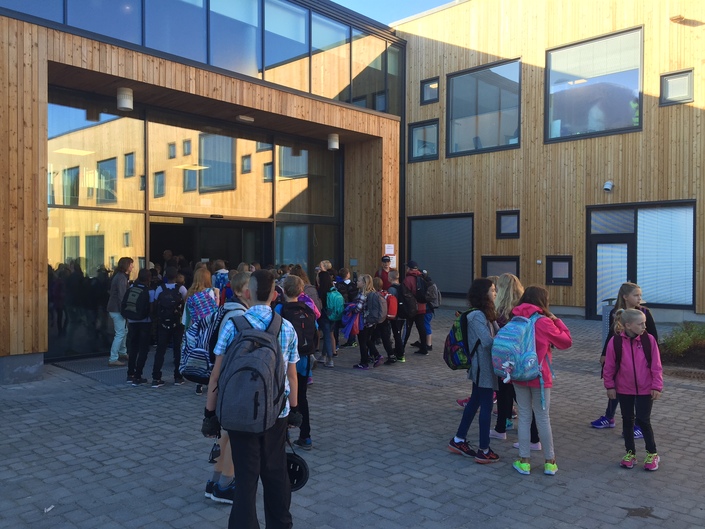 Vestmyra nye skole første skoledag Vestmyra nye skole første skoledag