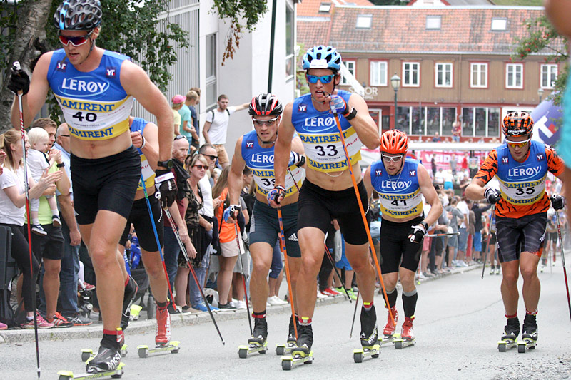 Uten noe trening i sonene i4 og i5 gjennom sommeren, slik som her ved knallhard konkurransetrening i Toppidrettsveka, vil det bli et sjokk for kroppen når man står på startstreken i desember. Foto: Geir Nilsen/Langrenn.com. Uten noe trening i sonene i4 og i5 gjennom sommeren, slik som her ved knallhard konkurransetrening i Toppidrettsveka, vil det bli et sjokk for kroppen når man står på startstreken i desember. Foto: Geir Nilsen/Langrenn.com.
