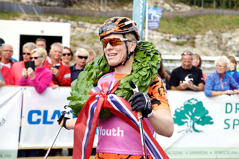 Anders Mølmen Høst etter seieren i Olaf Skoglunds Minneløp en tidligere sesong, nå inngår han i Team Serneke. Foto: World Classic Tour. Anders Mølmen Høst etter seieren i Olaf Skoglunds Minneløp en tidligere sesong, nå inngår han i Team Serneke. Foto: World Classic Tour.
