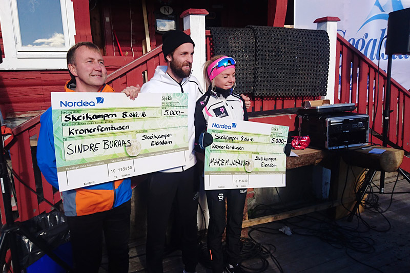 Vinnerne Sindre Buraas og Marte Mæhlum Johansen med premiesjekkene på 5.000 kroner i Skeikampen Opp. Foto: Torger Fenstad. Vinnerne Sindre Buraas og Marte Mæhlum Johansen med premiesjekkene på 5.000 kroner i Skeikampen Opp. Foto: Torger Fenstad.