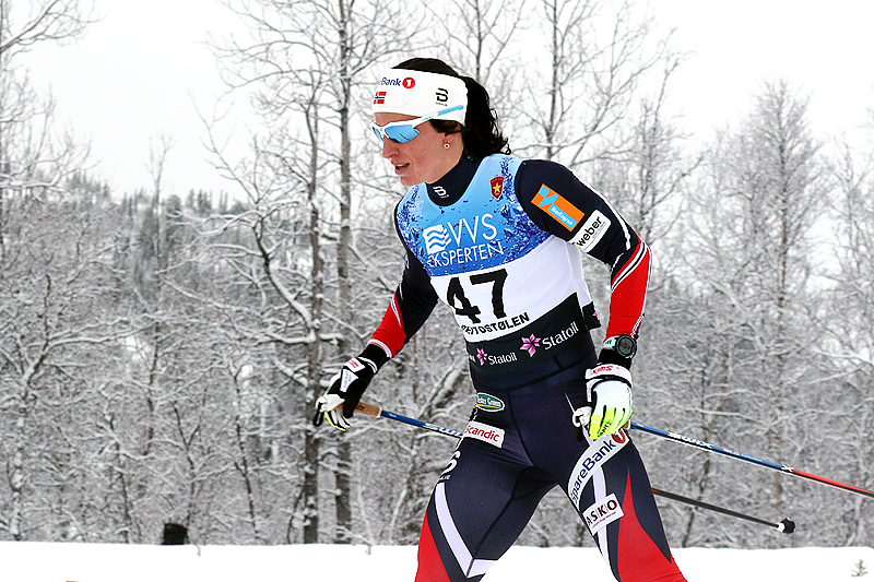 Marit Bjørgen på vei mot seier i 10 kilometer fri teknikk under sesongåpningen på Beitostølen 2016. Rennet var Marits første tellende skirenn på halvannet år. Foto: Erik Borg. Marit Bjørgen på vei mot seier i 10 kilometer fri teknikk under sesongåpningen på Beitostølen 2016. Rennet var Marits første tellende skirenn på halvannet år. Foto: Erik Borg.
