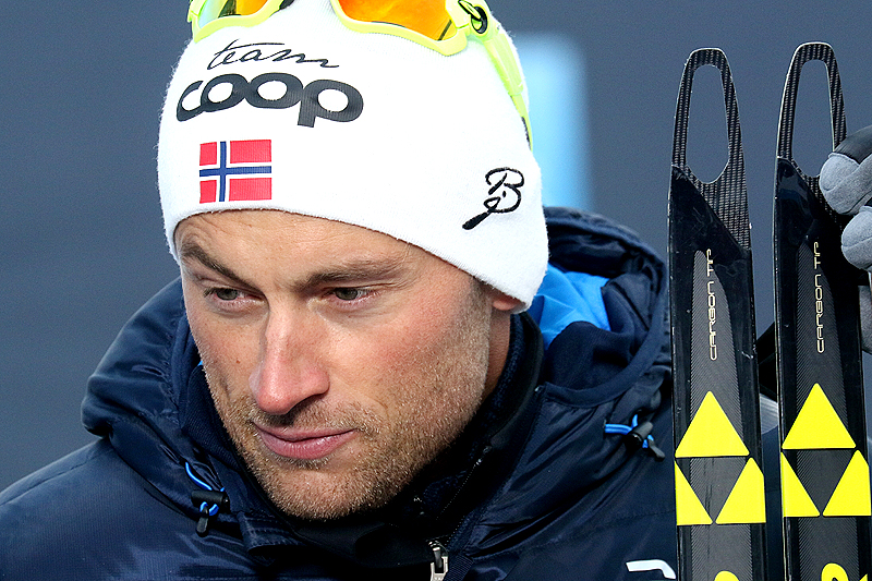 Petter Northug etter 15. plass på 15 kilometer fri teknikk under sesongåpningen på Beitostølen 2016. Foto: Erik Borg. Petter Northug etter 15. plass på 15 kilometer fri teknikk under sesongåpningen på Beitostølen 2016. Foto: Erik Borg.