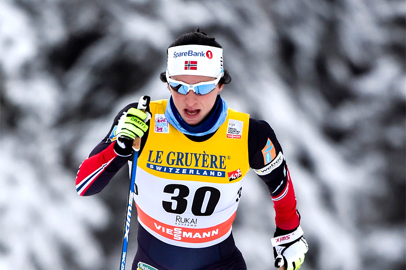 Marit Bjørgen koster på på vei mot seier i 10 km klassisk under verdenscupen sesongstart i Ruka og Kuusamo 2016. Foto: Thibaut/NordicFocus. Marit Bjørgen koster på på vei mot seier i 10 km klassisk under verdenscupen sesongstart i Ruka og Kuusamo 2016. Foto: Thibaut/NordicFocus.