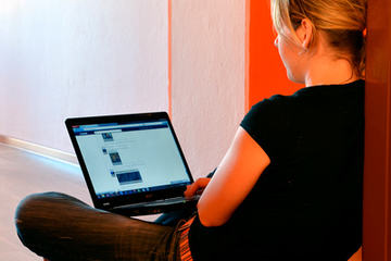 bs-facebook-125379656-400