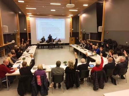 Kommunestyrets avstemming for kommunereformen 08.12.16, web Kommunestyrets avstemming for kommunereformen 08.12.16, web