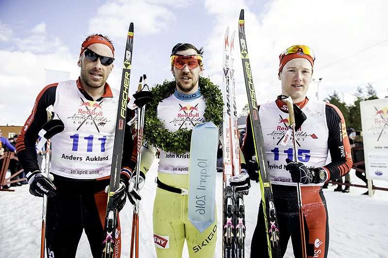 Pallgutta etter Nordenskiöldsloppet 2016, fra venstre: Anders Aukland (2. plass), John Kristian Dahl (1) og Øyvind Moen Fjeld (3). Foto: Red Bull Nordenskiöldsloppet. Pallgutta etter Nordenskiöldsloppet 2016, fra venstre: Anders Aukland (2. plass), John Kristian Dahl (1) og Øyvind Moen Fjeld (3). Foto: Red Bull Nordenskiöldsloppet.