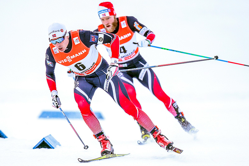 Finn Hågen Krogh fører an foran Martin Johnsrud Sundby under sprinten som utgjorde første av Tour de Ski 2016-2017 i Val Müstair. Til slutt ble de henholdsvis nummer 3 og 4. Foto: Modica/NordicFocus. Finn Hågen Krogh fører an foran Martin Johnsrud Sundby under sprinten som utgjorde første av Tour de Ski 2016-2017 i Val Müstair. Til slutt ble de henholdsvis nummer 3 og 4. Foto: Modica/NordicFocus.