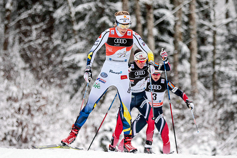 Stina Nilsson foran Heidi Weng og Ingvild Flugstad Østberg underveis på jaktstarten i Oberstdorf, 4. etappe i Tour de Ski 2016-2017. Slik ble også rekkefølgen i mål. Foto: Modica/NordicFocus. Stina Nilsson foran Heidi Weng og Ingvild Flugstad Østberg underveis på jaktstarten i Oberstdorf, 4. etappe i Tour de Ski 2016-2017. Slik ble også rekkefølgen i mål. Foto: Modica/NordicFocus.
