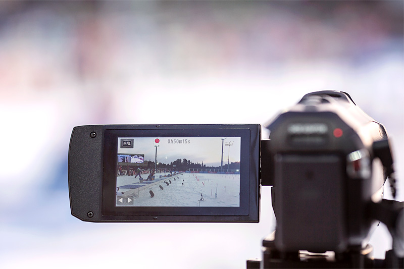 Mobiltelefonens kamera eller et videokamera gir verdifulle opptak og inntrykk slik at egen langrennsteknikk kan utvikles videre. Foto: Manzoni/NordicFocus. Mobiltelefonens kamera eller et videokamera gir verdifulle opptak og inntrykk slik at egen langrennsteknikk kan utvikles videre. Foto: Manzoni/NordicFocus.