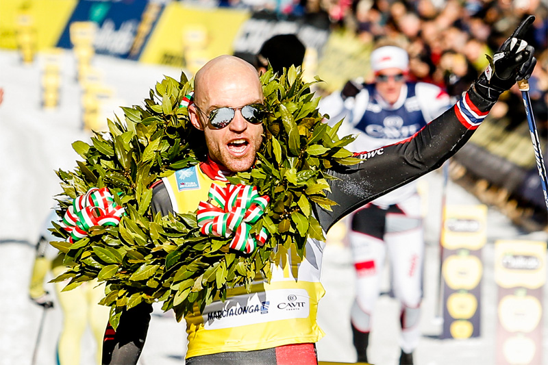 Tord Asle Gjerdalen jubler her over sin 3. strake seier i Marcialonga etter å ha vunnet 2015, 2016 og 2017. Foto: Bragotto/NordicFocus. Tord Asle Gjerdalen jubler her over sin 3. strake seier i Marcialonga etter å ha vunnet 2015, 2016 og 2017. Foto: Bragotto/NordicFocus.