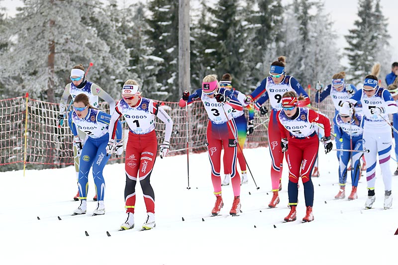 En utfordring er at mange ferske skigymnaselever blir for ivrige og prøver å henge seg på tredjeklassinger og nye treningskompiser, forteller Bjørn Burås. Bildet er fra Junior-NM på Gåsbu en tidligere vinter. Foto: Erik Borg. En utfordring er at mange ferske skigymnaselever blir for ivrige og prøver å henge seg på tredjeklassinger og nye treningskompiser, forteller Bjørn Burås. Bildet er fra Junior-NM på Gåsbu en tidligere vinter. Foto: Erik Borg.