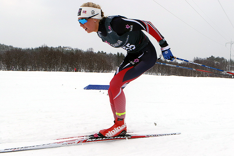 Marte Mæhlum Johansen på vei mot gull i eldste dameklasse på 5 kilometer klassik under Junior-NM i Harstad 2017. Foto: Erik Borg. Marte Mæhlum Johansen på vei mot gull i eldste dameklasse på 5 kilometer klassik under Junior-NM i Harstad 2017. Foto: Erik Borg.