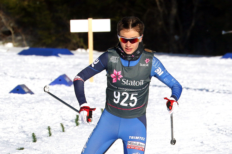 Karianne Olsvik Dengerud på vei mot gull på 7,5 kilomter fri teknikk i yngste dameklasse under Junior-NM i Harstad 2017. Foto: Erik Borg. Karianne Olsvik Dengerud på vei mot gull på 7,5 kilomter fri teknikk i yngste dameklasse under Junior-NM i Harstad 2017. Foto: Erik Borg.