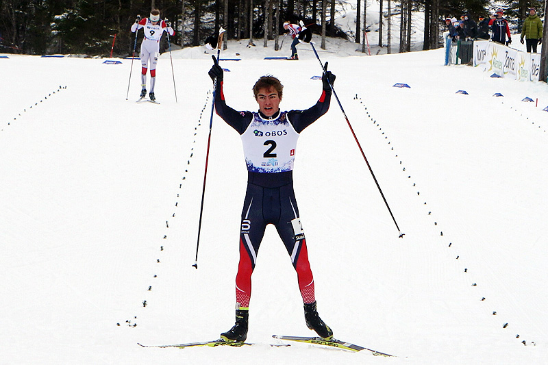 Thomas Helland Larsen inn til gull for Akershus på kretsstafetten under Junior-NM i Harstad 2017. Foto: Erik Borg. Thomas Helland Larsen inn til gull for Akershus på kretsstafetten under Junior-NM i Harstad 2017. Foto: Erik Borg.