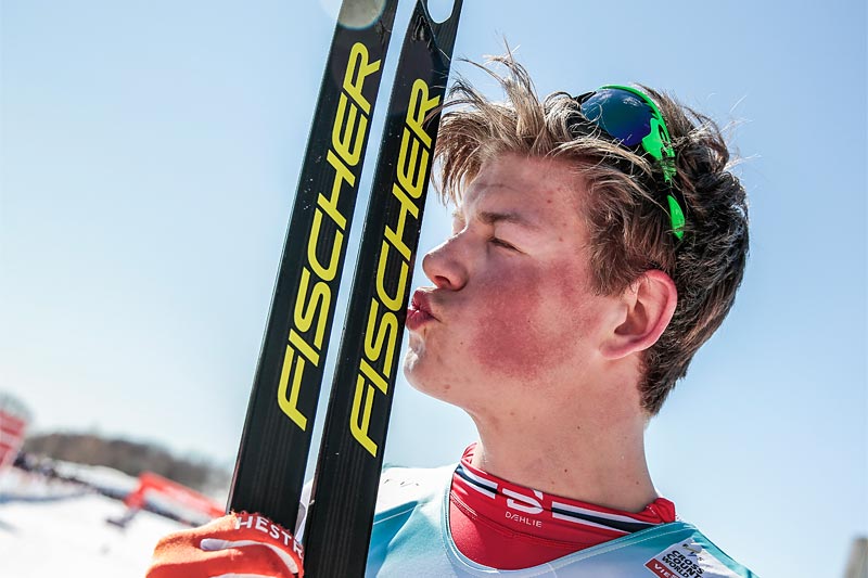 Johannes Høsflot Klæbo etter å ha spurtet ned resten av feltet på fellesstarten under verdenscupfinalens minitour i Québec 2017. Foto: Modica/NordicFocus. Johannes Høsflot Klæbo etter å ha spurtet ned resten av feltet på fellesstarten under verdenscupfinalens minitour i Québec 2017. Foto: Modica/NordicFocus.