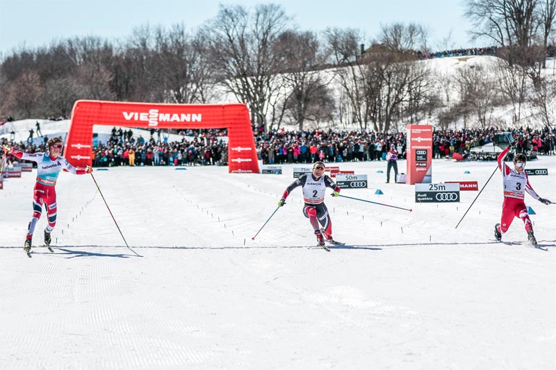 Herrenes spurtoppgjør i verdenscupfinalens jaktstart som avsluttet minitouren i Québec 2017. FV: Johannes Høsflot Klæbo (1. plass), Niklas Dyrhaug (3) og Alex Harvey (2). Foto: Modica/NordicFocus. Herrenes spurtoppgjør i verdenscupfinalens jaktstart som avsluttet minitouren i Québec 2017. FV: Johannes Høsflot Klæbo (1. plass), Niklas Dyrhaug (3) og Alex Harvey (2). Foto: Modica/NordicFocus.