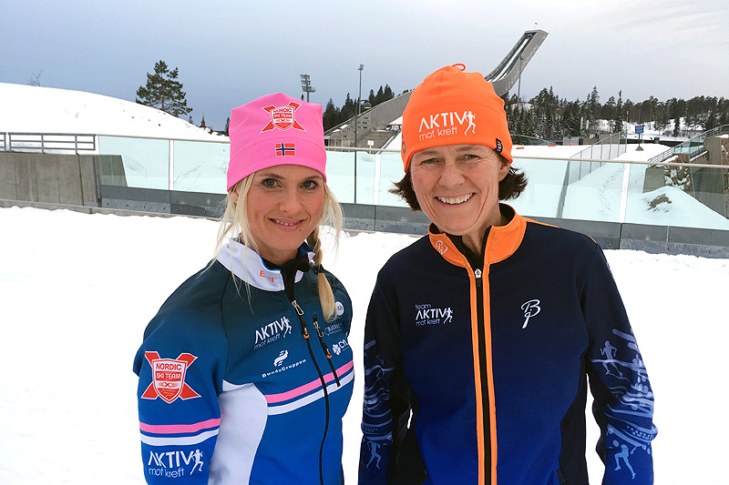 Nordic Ski Team ved Kristin Østmo overrekker årets bidrag på kr. 50.000.- til daglig leder i Aktiv mot kreft, Helle Aanesen. Foto: Nordic Ski Team. Nordic Ski Team ved Kristin Østmo overrekker årets bidrag på kr. 50.000.- til daglig leder i Aktiv mot kreft, Helle Aanesen. Foto: Nordic Ski Team.