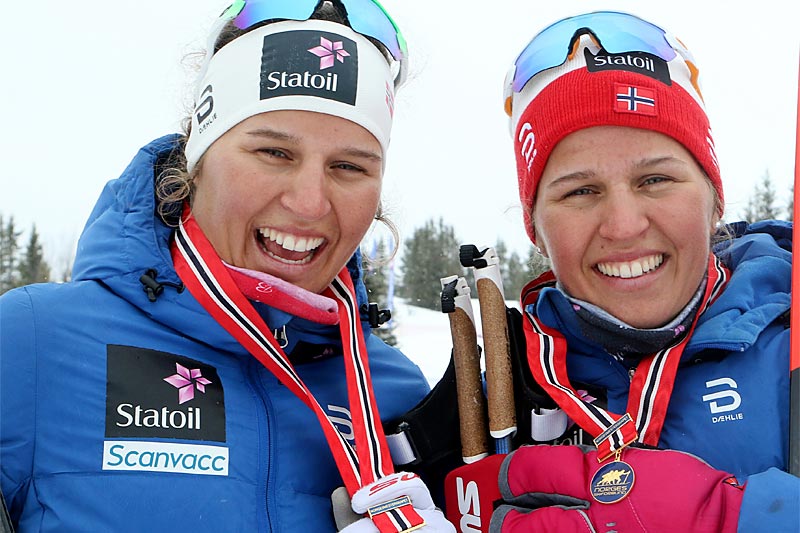 Lotta og Tiril Udnes Weng jubler på Gålå etter å ha gitt NM-gullet i lagsprint 2017 til Nes Ski. Foto: Erik Borg. Lotta og Tiril Udnes Weng jubler på Gålå etter å ha gitt NM-gullet i lagsprint 2017 til Nes Ski. Foto: Erik Borg.