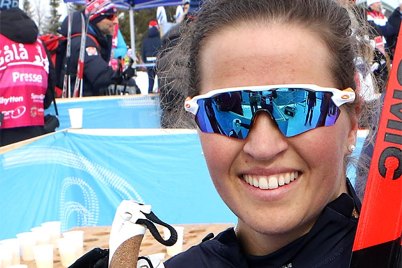 Tiril Udnes Weng stråler etter sin gode sesong, som på 5 km under Gålå-NM 2017 ble belønnet med en bronsemedalje. Foto: Erik Borg. Tiril Udnes Weng stråler etter sin gode sesong, som på 5 km under Gålå-NM 2017 ble belønnet med en bronsemedalje. Foto: Erik Borg.