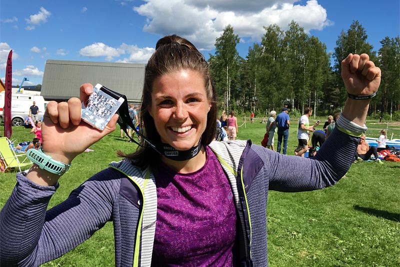 Ingeborg Dahl smiler etter å ha vunnet hinderløpet Chicken Race 2017 ved Hønefoss i Buskerud. Foto: Geir Nilsen/Langrenn.com. Ingeborg Dahl smiler etter å ha vunnet hinderløpet Chicken Race 2017 ved Hønefoss i Buskerud. Foto: Geir Nilsen/Langrenn.com.
