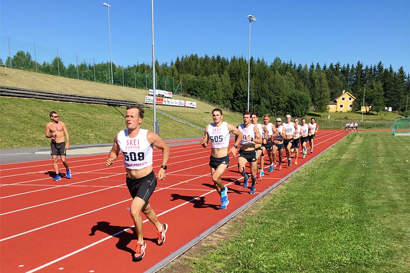 Russlands landslag løper 3000 meter test på Segelstad Bru mellom Lillehammer og Skeikampen i Oppland en tidligere sommer. Foto: Stian Grønås. Russlands landslag løper 3000 meter test på Segelstad Bru mellom Lillehammer og Skeikampen i Oppland en tidligere sommer. Foto: Stian Grønås.
