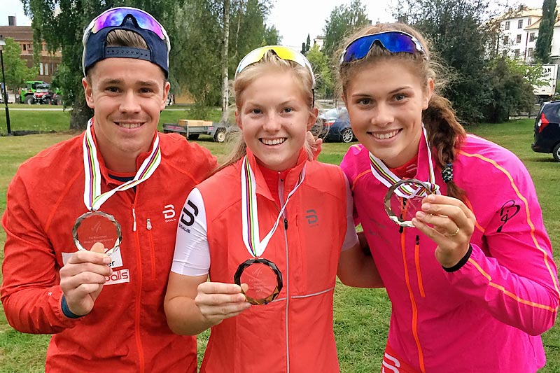 Jostein Olafsen, Amalie Honerud Olsen og Julie Henriette Arnesen sørget for medaljejubel for Norge i Rulleski-VM 2017 i svenske Sollefteå. Foto: Norges Skiforbund. Jostein Olafsen, Amalie Honerud Olsen og Julie Henriette Arnesen sørget for medaljejubel for Norge i Rulleski-VM 2017 i svenske Sollefteå. Foto: Norges Skiforbund.