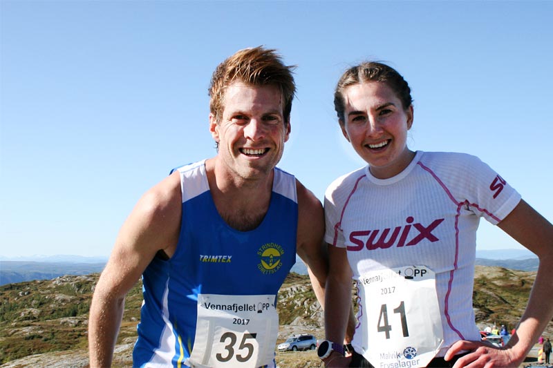 Sigrid Alexandersen og Øystein Kvaal Østerbø etter å ha vunnet motbakkeløpet Vennafjellet Opp 2017 på nye løyperekorder. Foto: Magnus Grøtte Renå. Sigrid Alexandersen og Øystein Kvaal Østerbø etter å ha vunnet motbakkeløpet Vennafjellet Opp 2017 på nye løyperekorder. Foto: Magnus Grøtte Renå.
