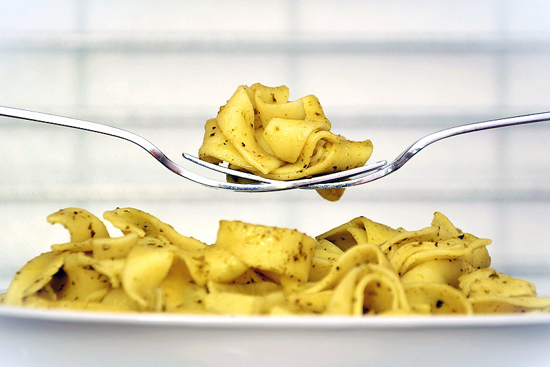 Karbohydrat er kroppens viktigste energikilde. Pasta er en av mange gode kilder. Foto: Creative Commons/Pixabay.com. Karbohydrat er kroppens viktigste energikilde. Pasta er en av mange gode kilder. Foto: Creative Commons/Pixabay.com.