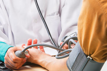 bs-CheckBloodPress-6670348-400