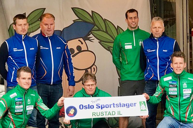 Team Oslo Sportslager Rustad IL, bak til v.: Langrennssjef Oslo Sportslager Anders Gauslaa, leder ski/sykkel Trond Holt, Kjetil Dammen, teamsjef Morten Tomter. Nede til v.: Torgeir S. Thygesen, leder Rustad Barbro Tomter og Anders Gløersen. Teamfoto. Team Oslo Sportslager Rustad IL, bak til v.: Langrennssjef Oslo Sportslager Anders Gauslaa, leder ski/sykkel Trond Holt, Kjetil Dammen, teamsjef Morten Tomter. Nede til v.: Torgeir S. Thygesen, leder Rustad Barbro Tomter og Anders Gløersen. Teamfoto.