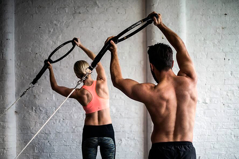 Trening med partneren kan være positivt for relasjonen, med noen gode forholdsregler. Foto: Runway Pilates/Flickr.com. Trening med partneren kan være positivt for relasjonen, med noen gode forholdsregler. Foto: Runway Pilates/Flickr.com.