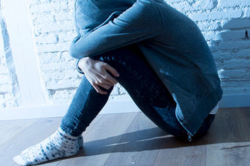 bs-Sad_teenager-124905023_400