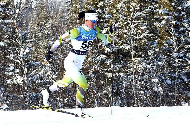 Marit Bjørgen på vei mot seier i damenes åpningsrenn, 10 kilometer i klassisk stil, under sesongåpningen på Beitostølen 2017. Foto: Erik Borg. Marit Bjørgen på vei mot seier i damenes åpningsrenn, 10 kilometer i klassisk stil, under sesongåpningen på Beitostølen 2017. Foto: Erik Borg.