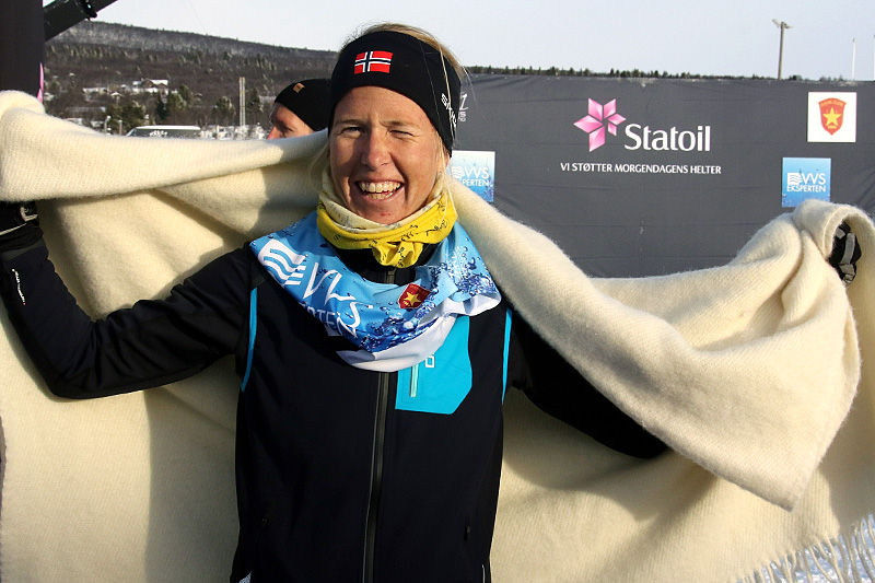 Astrid Øyre Slind jubler for knallstart på sesongen med sjetteplass på 10 kilometer klassisk i Beitosprinten 2017. Foto: Erik Borg. Astrid Øyre Slind jubler for knallstart på sesongen med sjetteplass på 10 kilometer klassisk i Beitosprinten 2017. Foto: Erik Borg.
