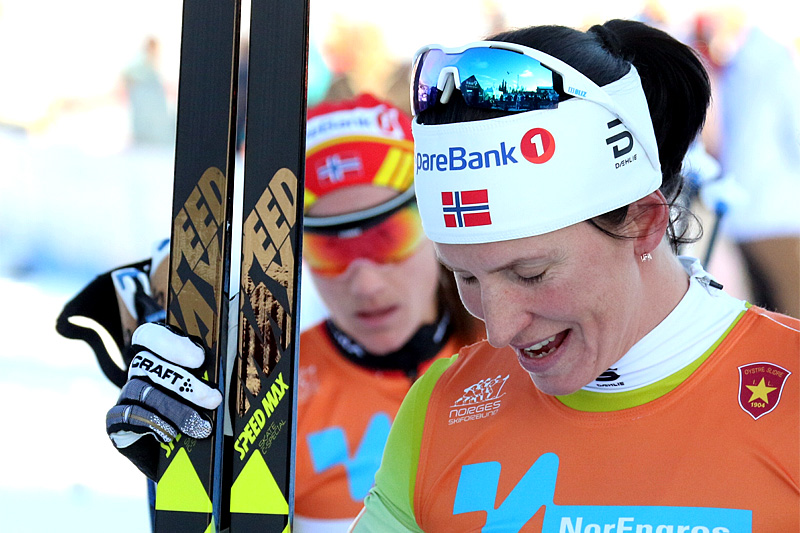 Marit Bjørgen etter seieren på 10 kilometer fri teknikk under den nasjonale sesongåpningen på Beitostølen 2017. Foto: Erik Borg. Marit Bjørgen etter seieren på 10 kilometer fri teknikk under den nasjonale sesongåpningen på Beitostølen 2017. Foto: Erik Borg.