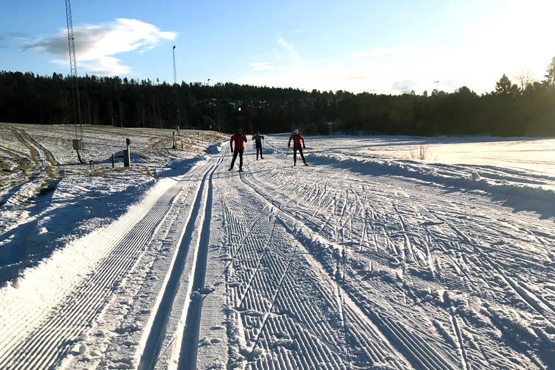 Konnerud åpnet fredag 24. november den første delen av World Cup-løypene både for klassisk og skøyting. Foto: Konnerud IL. Konnerud åpnet fredag 24. november den første delen av World Cup-løypene både for klassisk og skøyting. Foto: Konnerud IL.